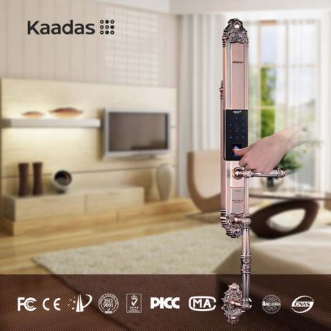 Khóa cửa vân tay Kaadas 6001 phong cách cổ điển bằng đồng xanh cao cấp lắp trên cửa gỗ đại sảnh biệt thự