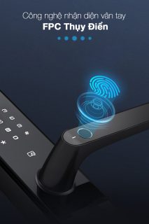 Khóa cửa vân tay Kaadas S500C tích hợp kết nối Bluetooth lắp đặt thực tế trên cửa gỗ