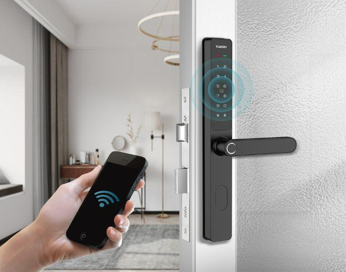 Mở khóa cửa thông minh bằng điện thoại tiện lợi, nhanh chóng