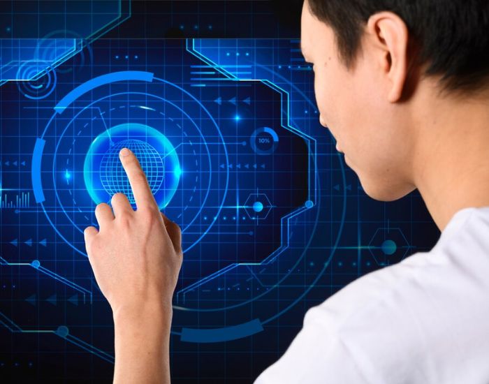 Công nghệ cảm ứng điện dung trên khóa cửa điện tử 1