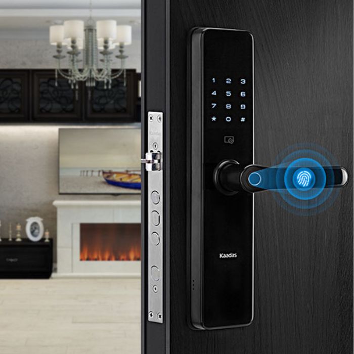 Khóa cửa vân tay có đắt không?  3