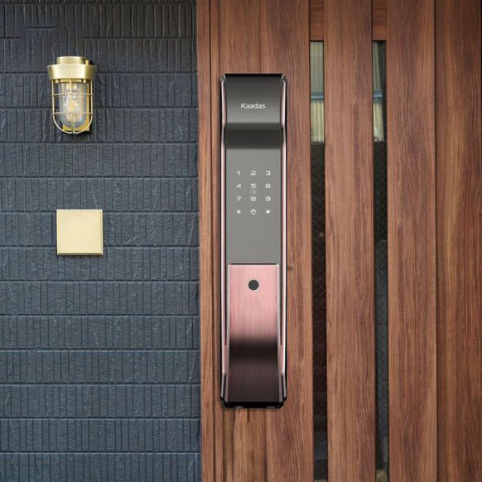 Lắp đặt khóa cửa thông minh tại Quảng Ninh 1