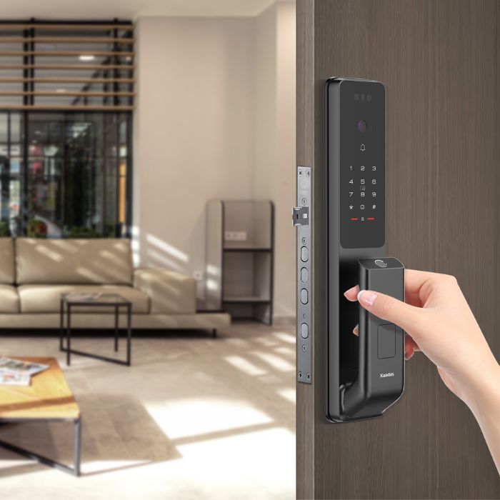 Lắp đặt khóa cửa điện tử tại Quảng Bình 2