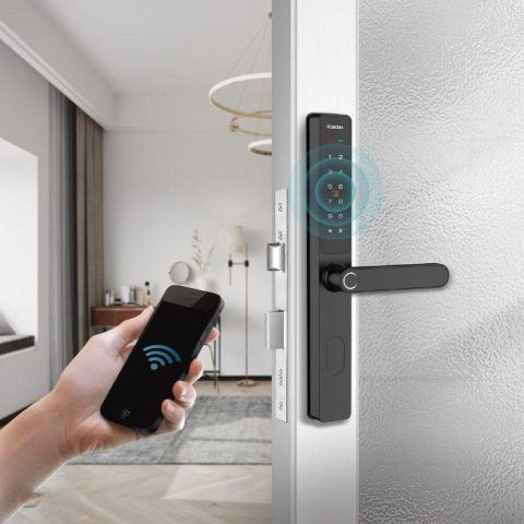 Khóa điện tử Kaadas hỗ trợ mở khóa bằng điện thoại tiện lợi