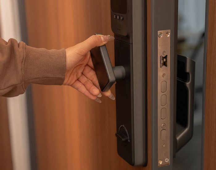 cách mở khóa cửa vân tay 5