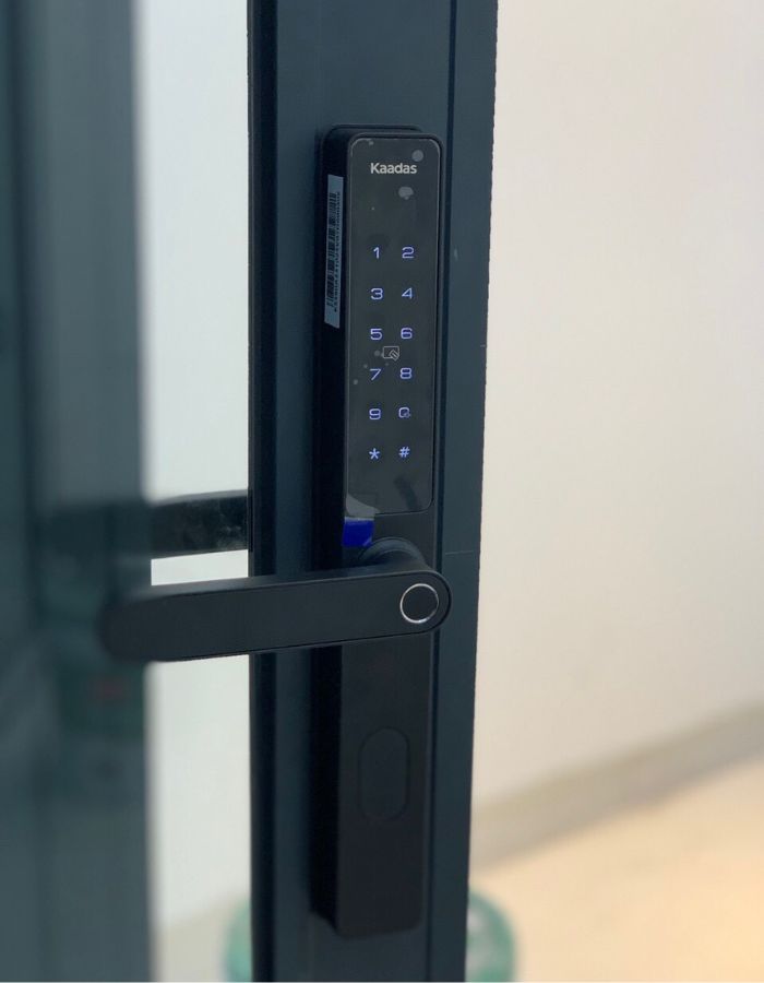 ổ khóa vân tay chống nước 8