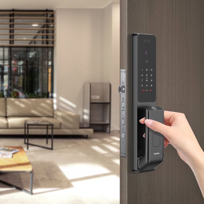 cách mở khóa cửa điện tử 4