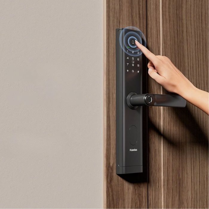 khóa cửa vân tay thẻ từ  1