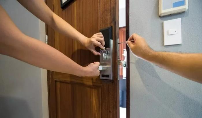 Thợ kỹ thuật khảo sát và đo 