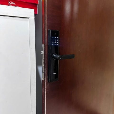 mua khóa vân tay ở đâu 5