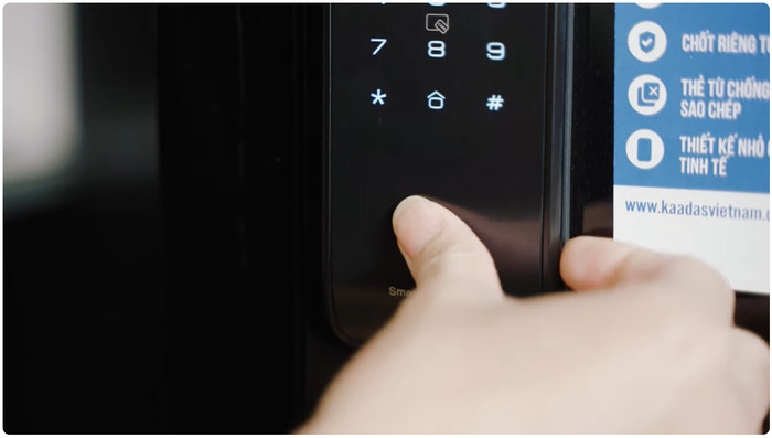 Cảm biến sinh trắc học FPC Thụy Điển siêu nhạy trên khóa vân tay Kaadas R6.